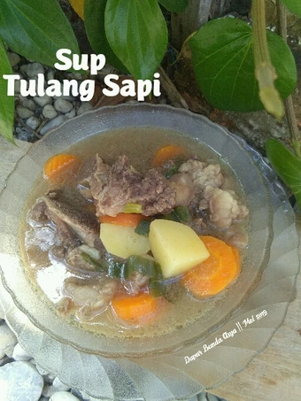 Cara Mudah Membikin Resep Sup Tulang Sapi yang Uenak Anti Ribet, Lezat