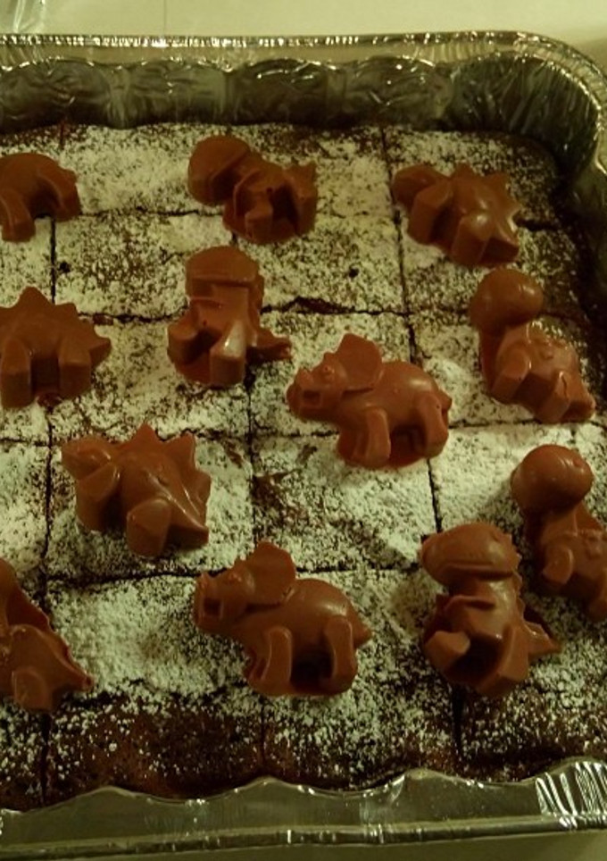 Una foto de Brownie de galletas Dinosaurus y chocolate con leche 🦖❤️