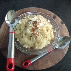 A picture of Suji ka Sheera.