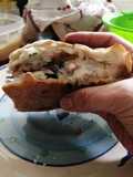 Choripan con pebre y mayo