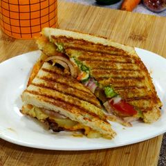 A picture of Vegetable Peri Peri Sandwich.