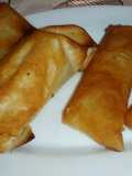 Rollitos de filo rellenos de queso con tomillo y romero