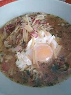 Una foto de Sopa de cebolla y jamón