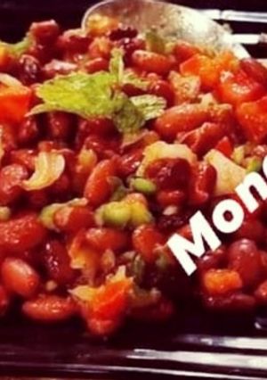 A picture of Piping Hot Dry Rajma (Kidney beans).