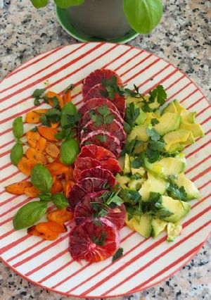 Vérnarancsos-avokádós saláta recept fotója