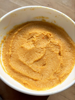 Una foto de Hummus de zanahoria y curry