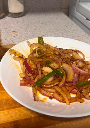 A picture of Onion pickle.