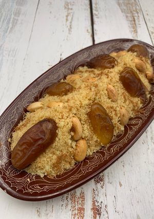 Une photo de Seffa ou Mesfouf ou couscous sucré