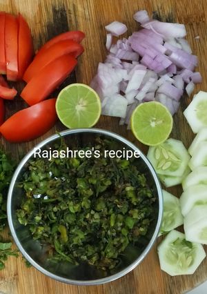 ओल्या हरभऱ्याचा ठेचा (Olya Harbaryacha Thecha Recipe In Marathi) रेसिपी चे मुख्य फोटो 