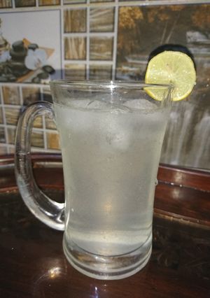 A picture of Lemo pani Garmio ki jaan.