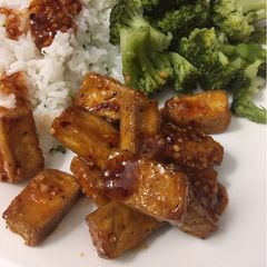 A picture of Vegan General Tso’s Tofu.