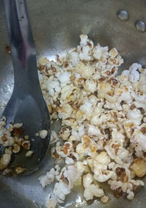 Hình của món Bắp rang carmel ngọt ngào.