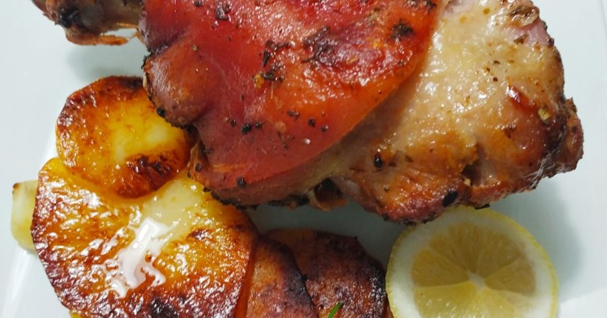 Codillo Al Horno Con Patatas Receta de Gabriela Diez- Cookpad