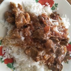 A picture of Rice beef stew.