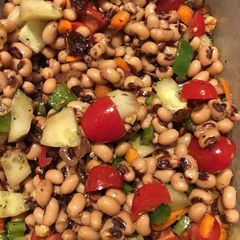 A picture of Black eyed pea salad.