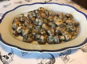 Une photo de Champignons de paris à la crème d'ail et persil