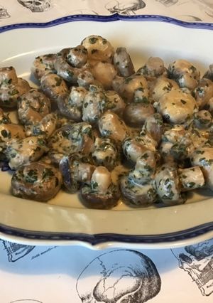 Une photo de Champignons de paris à la crème d'ail et persil