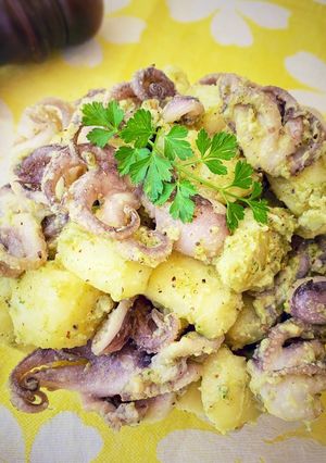 Foto di Moscardini con patate e crema di prezzemolo, mandorle e pistacchi