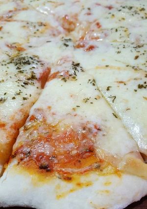 Una foto de Pizza casera y riquísima