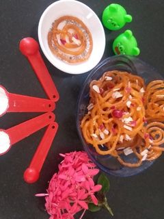 જલેબી (Jalebi Recipe In Gujarati) રેસીપી મુખ્ય ફોટો