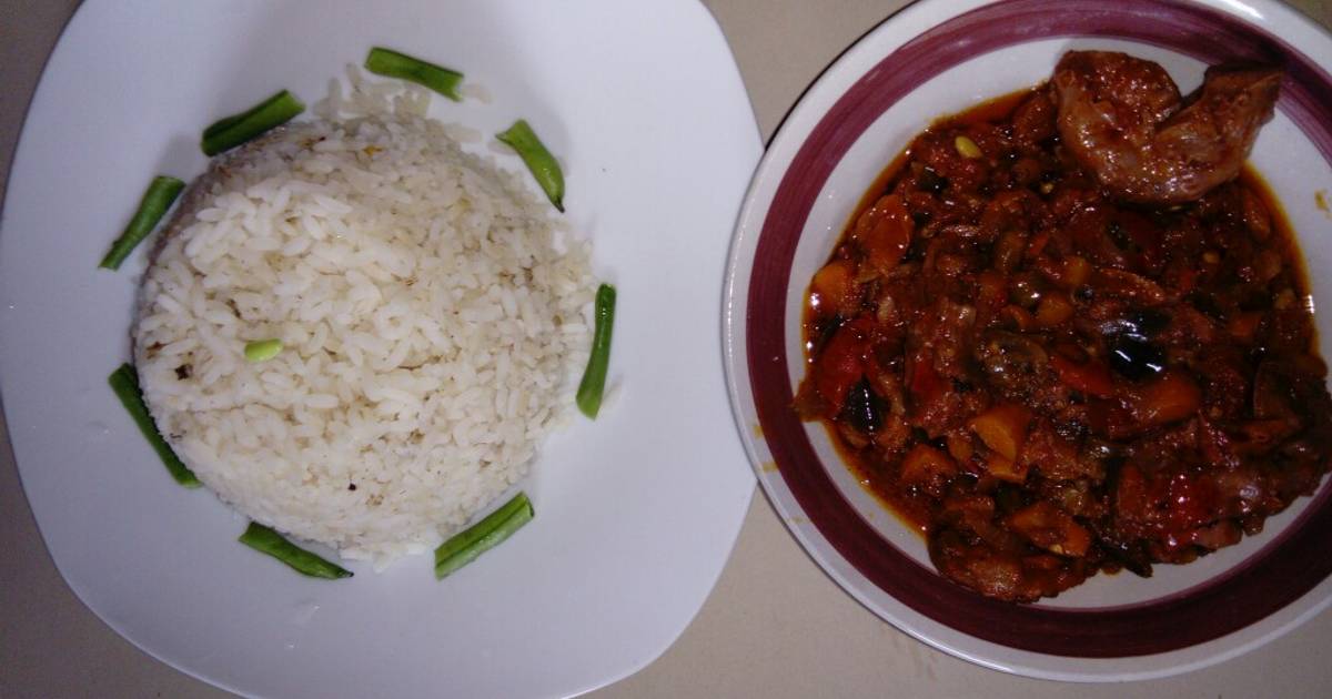 Gizzard sauce with local rice Recipe by Uchechukwu Iroegbu Cookpad