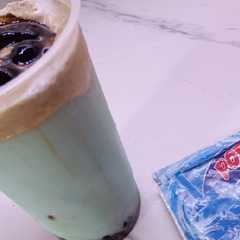 รูปของ Dalgona Bubblegum Pop Ice