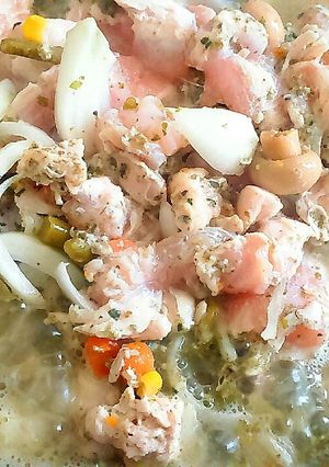 Una foto de Pechuga de pavo con verduras