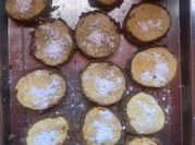 Una foto de alfajor de nuez