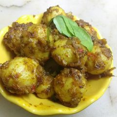 A picture of Lehsuni Baby Potatoes .