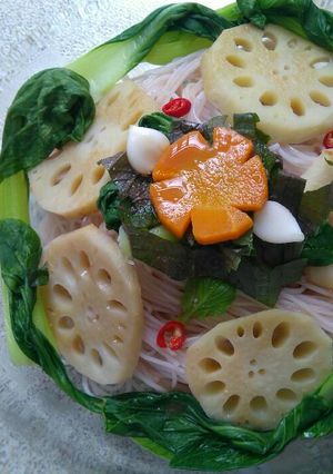 Hình của món Bún lứt trộn rau củ.