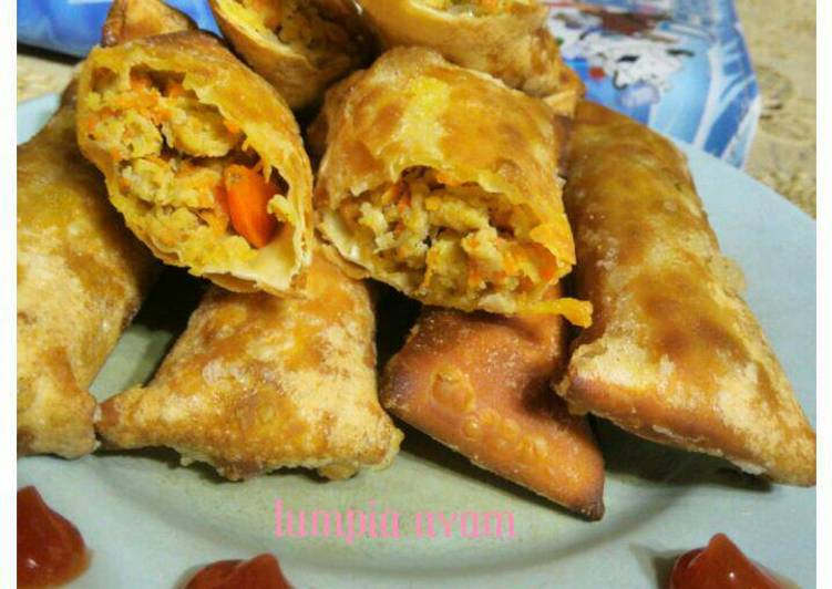 Langkah Mudah untuk Menyiapkan Lumpia isi ayam, Lezat Sekali