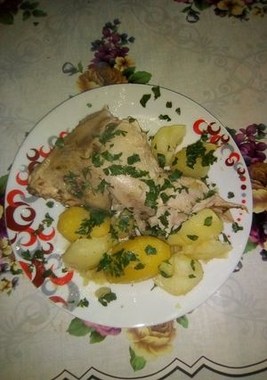 O poză a rețetei Cartofi cu pui la aburi.