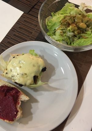 Una foto de Hamburguesas de carne y morcilla