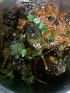 भरवा बैंगन की सब्जी (bharwa baingan ki sabzi recipe in Hindi) रेसिपी मुख्य फोटो