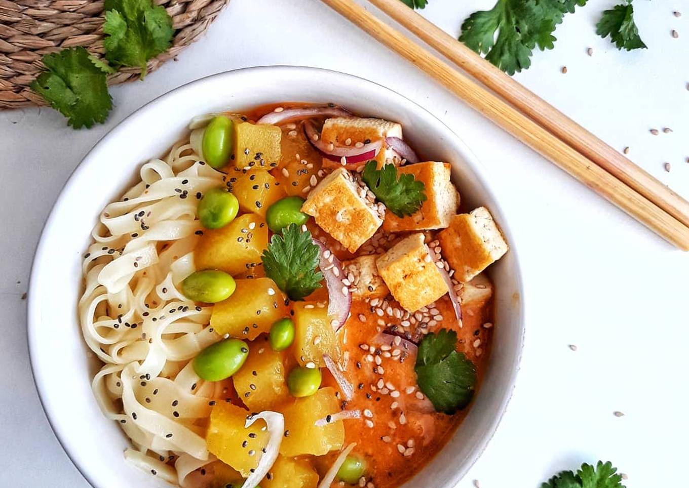 Vegan thai curry ramen