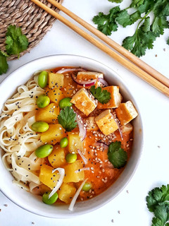 Una foto de Vegan thai curry ramen