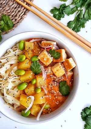 Foto principal de Vegan thai curry ramen