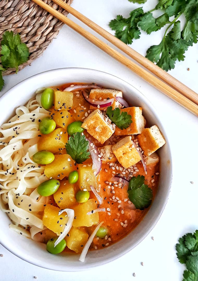 Una foto de Vegan thai curry ramen