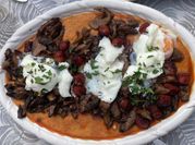 Una foto de huevos con chistorra