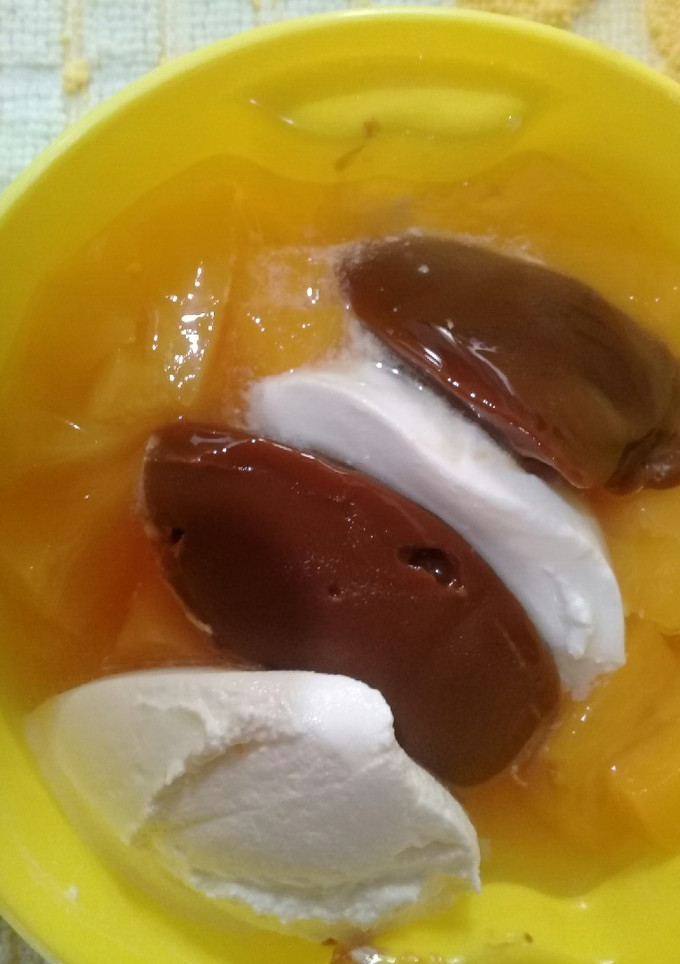 Una foto de Postre durazno🍑 dulce de leche. Fácil, Rápido y rico👌