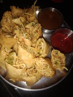 સ્પ્રિંગ રોલ (Spring Rolls Recipe in Gujarati) રેસીપી મુખ્ય ફોટો