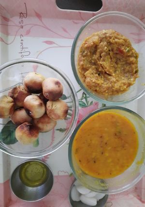 A picture of Chokha Baati Daal.