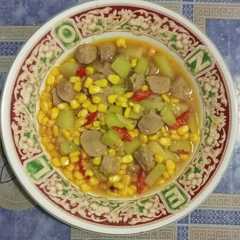 รูปของ Tumis jagung bakso dan labu siam