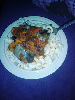 A picture of Macaroni with fish source.