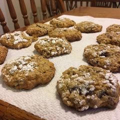 A picture of Oatmeal Raisin Cookies.