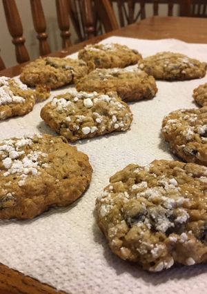A picture of Oatmeal Raisin Cookies.