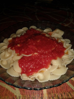 Una foto de Fideos con Salsa Dulce