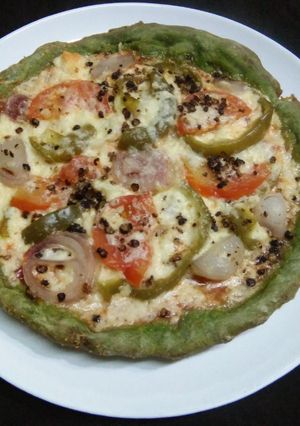 A picture of Rang Birangi desi pizza.