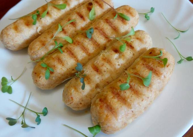 Как приготовить домашние куриные колбаски - 6 пошаговых фото в рецепте