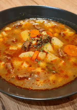 Gulyásleves recept fotója